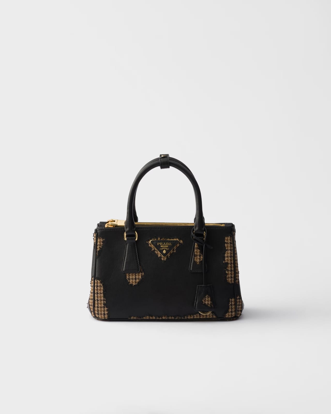 tis-20260828-prada-1ba509-2zsp-f0002-v-ooo